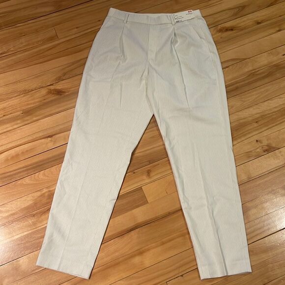 Uniqlo off white Ezy Tucked Ankle Pants. Pinstripe. Small - waist 26-27 inches. - Picture 1 of 7